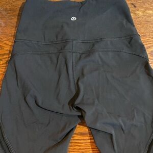 🍋 Lululemon Cropped Black Leggings